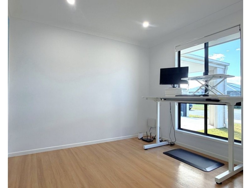22 Madonna Circuit, Middle Ridge QLD 4350