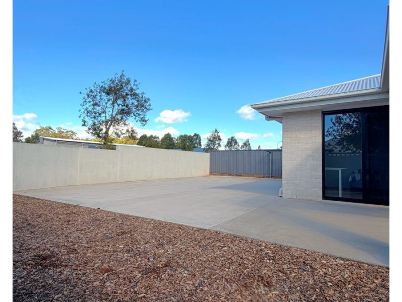 22 Madonna Circuit, Middle Ridge QLD 4350