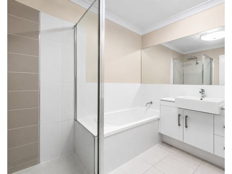 2/152 Kearney Street, Kearneys Spring QLD 4350