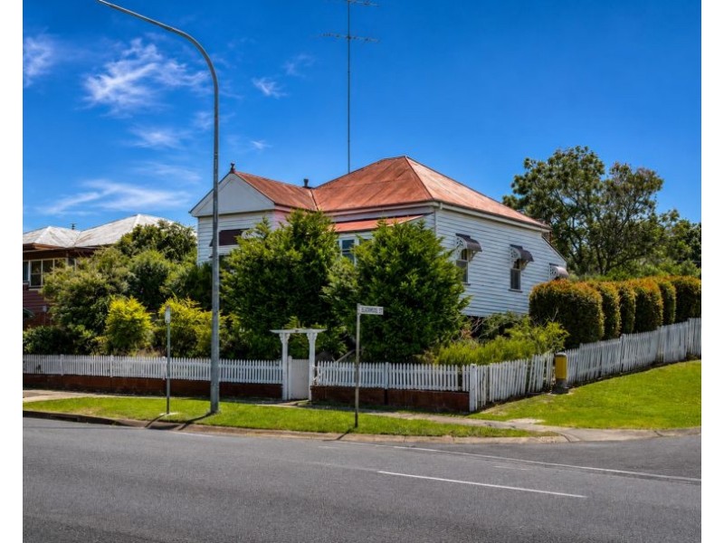 198 Ruthven Street, North Toowoomba QLD 4350