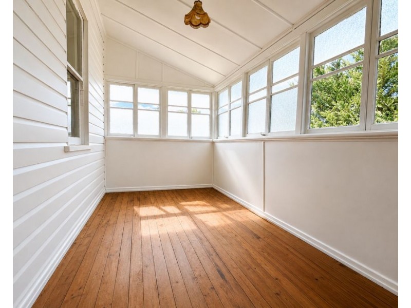 198 Ruthven Street, North Toowoomba QLD 4350