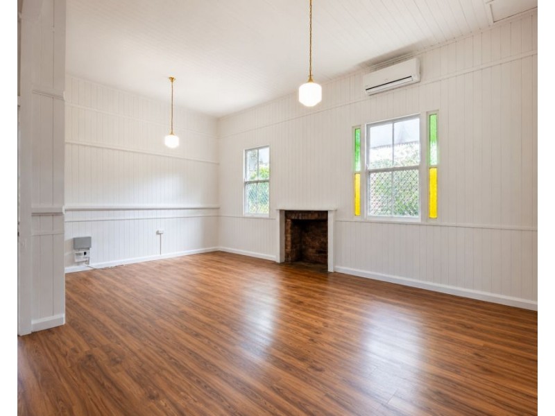 198 Ruthven Street, North Toowoomba QLD 4350