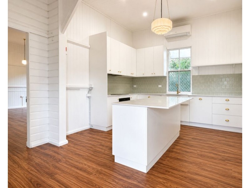 198 Ruthven Street, North Toowoomba QLD 4350