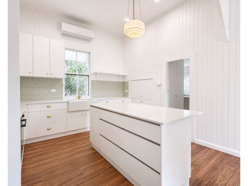 198 Ruthven Street, North Toowoomba QLD 4350