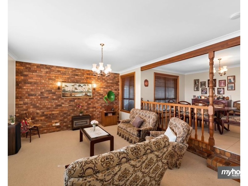 16 Stumm Street, Kearneys Spring QLD 4350