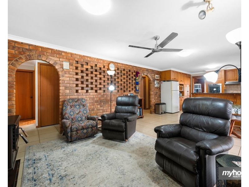 16 Stumm Street, Kearneys Spring QLD 4350