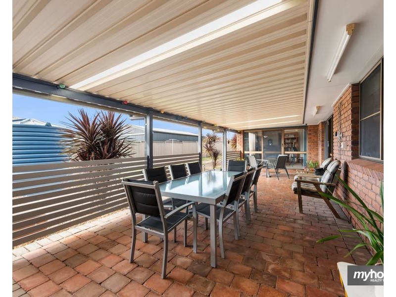 16 Stumm Street, Kearneys Spring QLD 4350