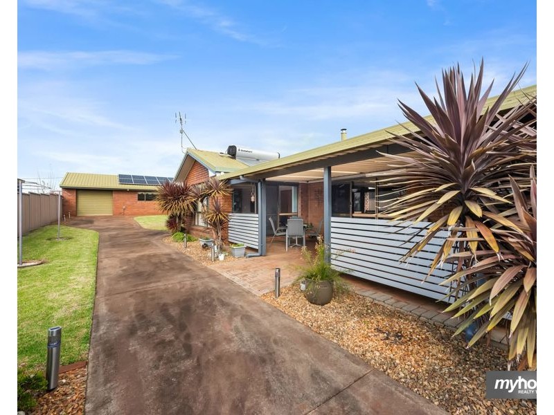16 Stumm Street, Kearneys Spring QLD 4350