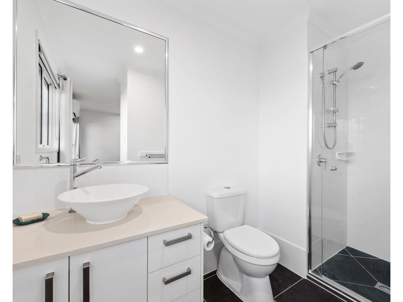 2/10 Kaytons Street, Drayton QLD 4350