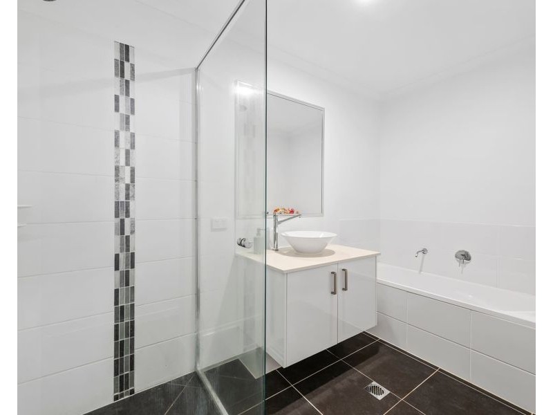2/10 Kaytons Street, Drayton QLD 4350
