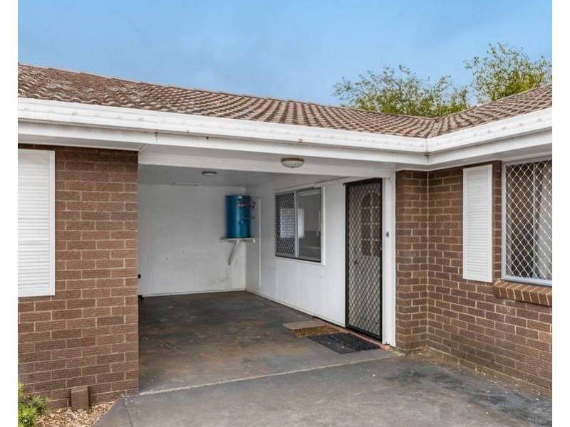 4/327 Hume Street, South Toowoomba QLD 4350