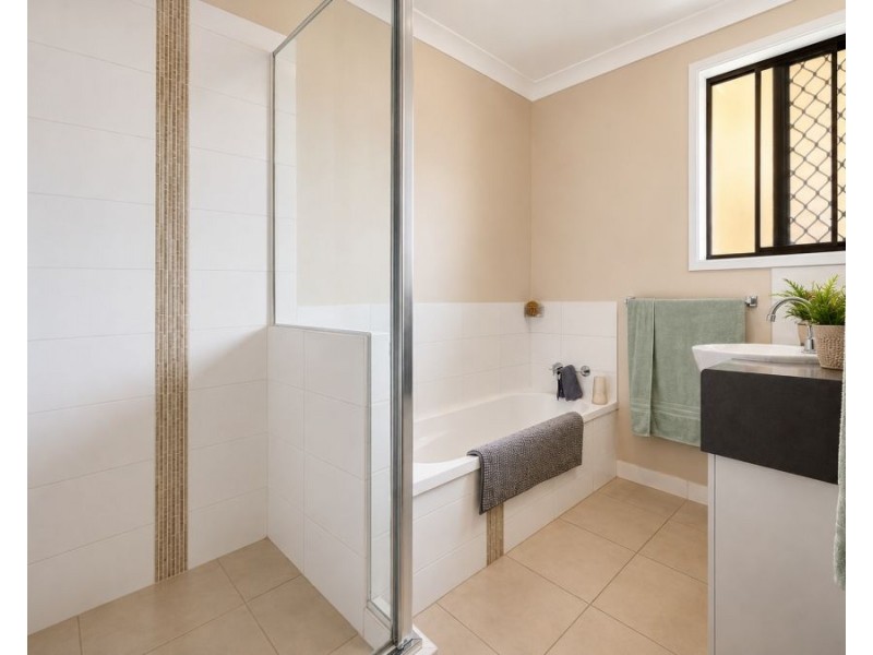 7 Blue Gum Drive, Newtown QLD 4350