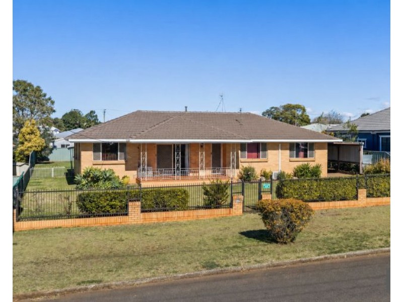 4A Lendrum Street, Newtown QLD 4350