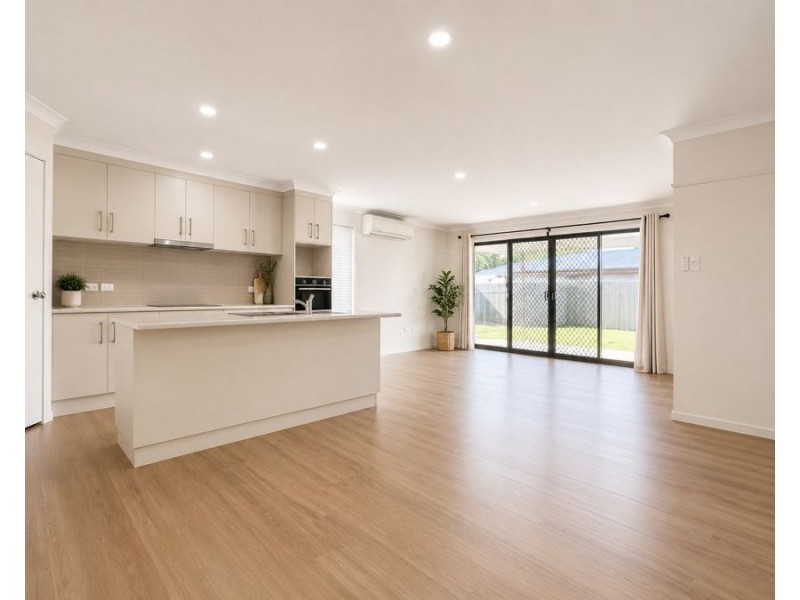 2/13 Jacaranda Court, Westbrook QLD 4350