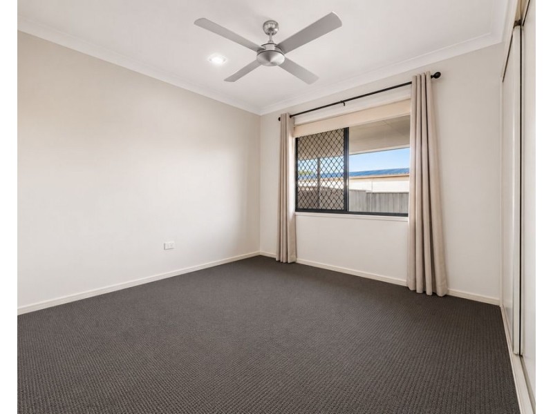 2/13 Jacaranda Court, Westbrook QLD 4350