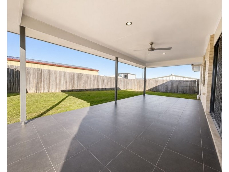 2/13 Jacaranda Court, Westbrook QLD 4350