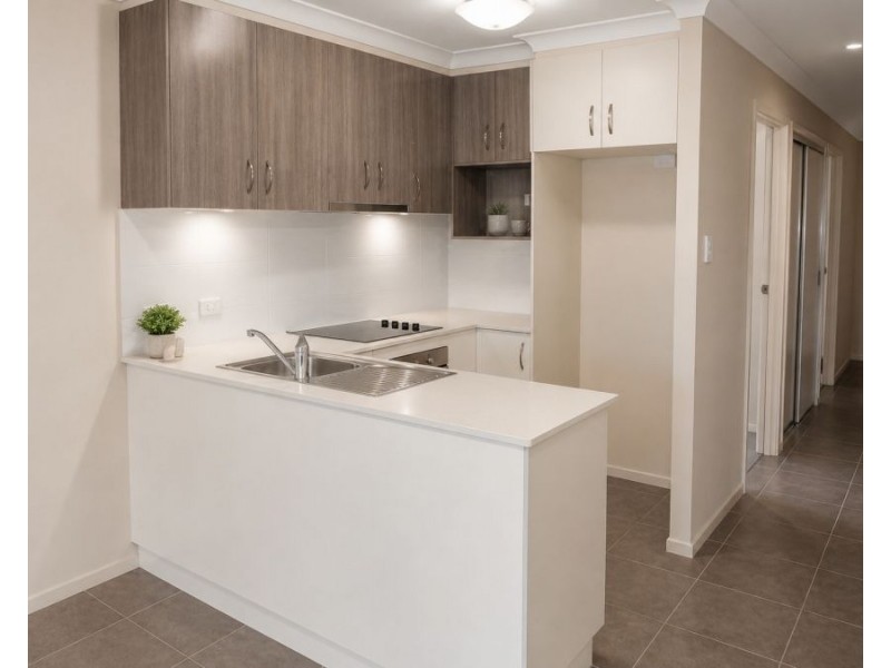 2/16 Adelaide Street, Cranley QLD 4350
