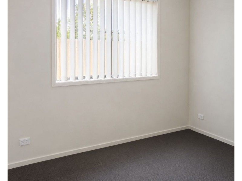2/16 Adelaide Street, Cranley QLD 4350