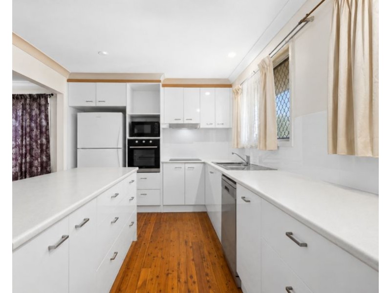 152 Alderley Street, Centenary Heights QLD 4350