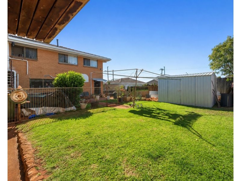 152 Alderley Street, Centenary Heights QLD 4350