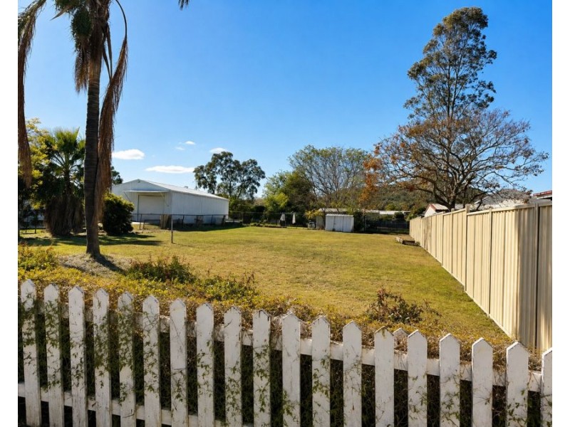 30 East Street, Kingsthorpe QLD 4400