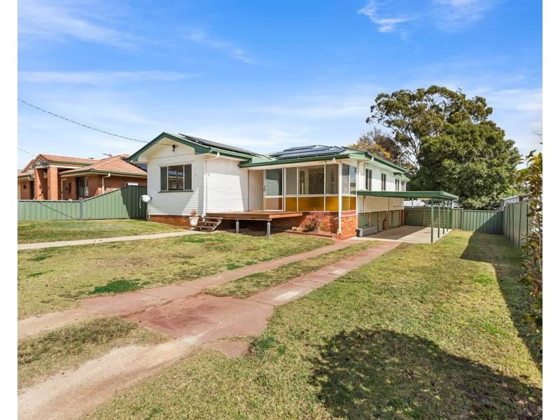 5 Eardley Street, Newtown QLD 4350
