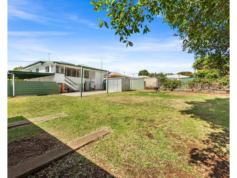 5 Eardley Street, Newtown QLD 4350
