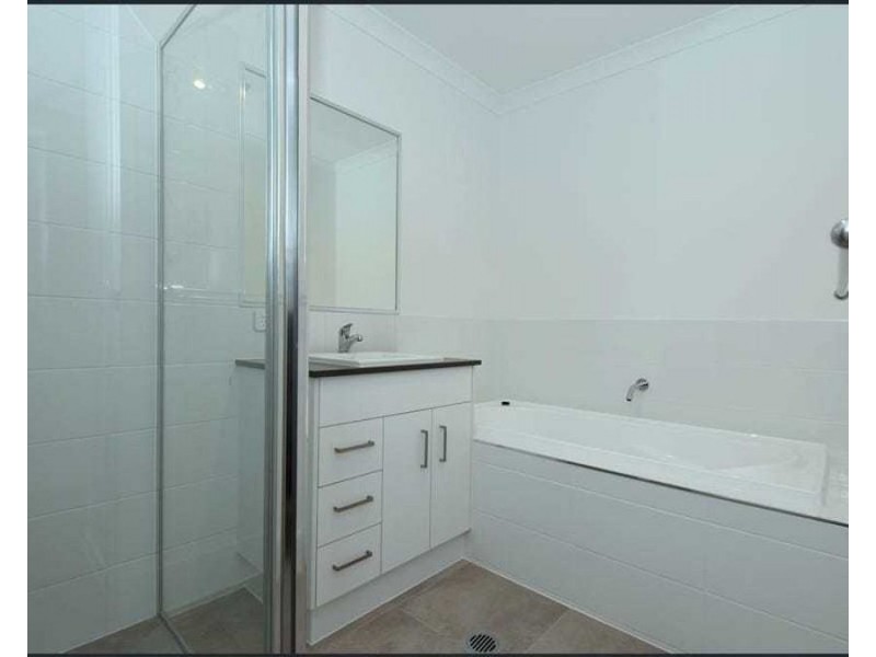 1/34 Radcliffe Crescent, Glenvale QLD 4350