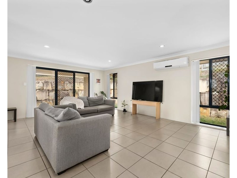 1 Mountain View Drive, Oakey QLD 4401