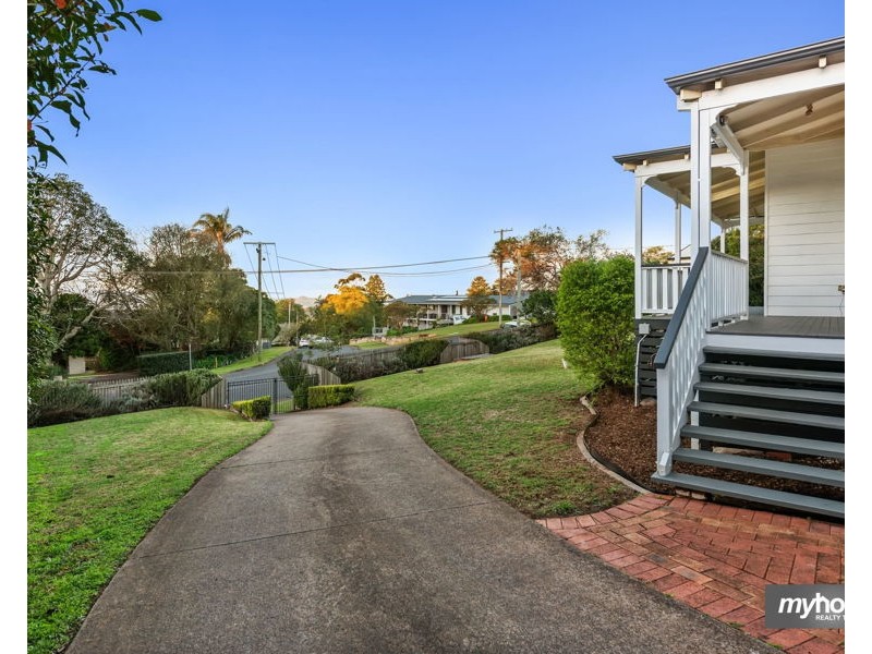 7 Skyline Drive, Blue Mountain Heights QLD 4350