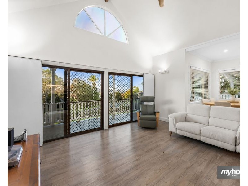 7 Skyline Drive, Blue Mountain Heights QLD 4350