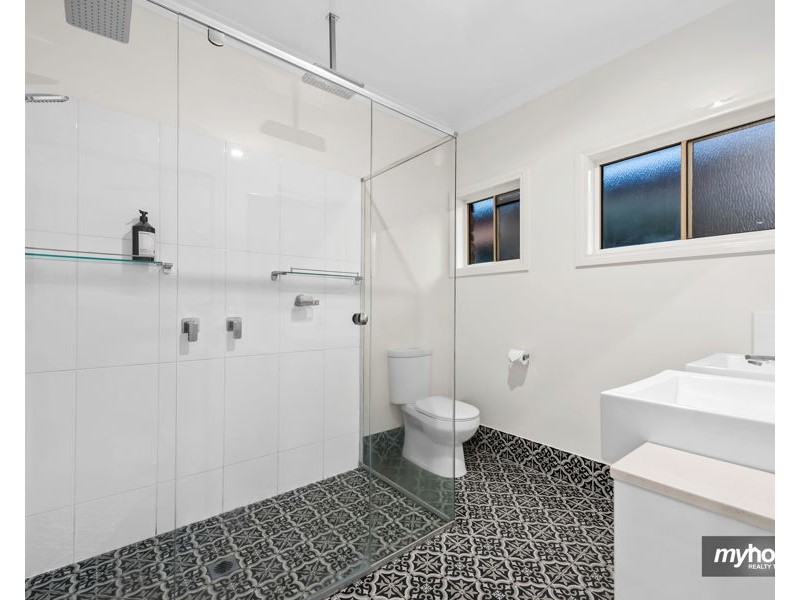 7 Skyline Drive, Blue Mountain Heights QLD 4350