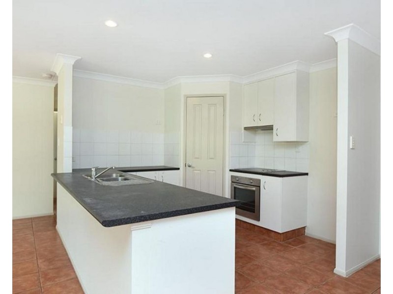 16 Samuel Court, Darling Heights QLD 4350