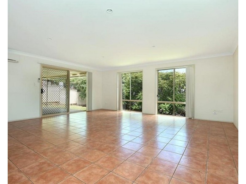 16 Samuel Court, Darling Heights QLD 4350