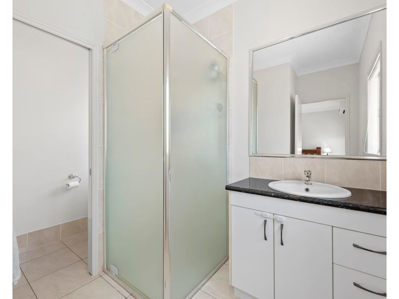 8 Kate Court, Withcott QLD 4352