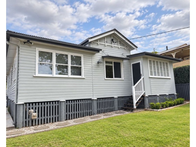 106 James Street, South Toowoomba QLD 4350