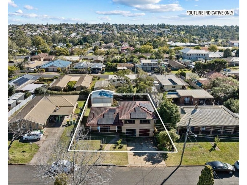 13 Gunn Street, Kearneys Spring QLD 4350
