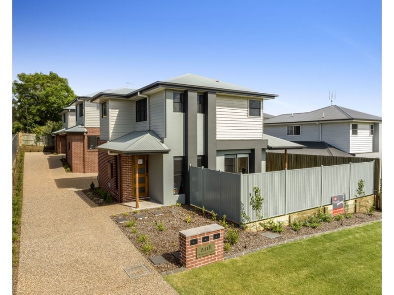 1/241E Mackanzie Street, Centenary Heights QLD 4350