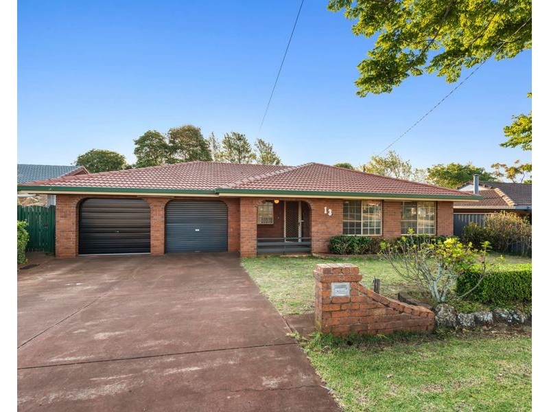 13 Arabian Street, Harristown QLD 4350