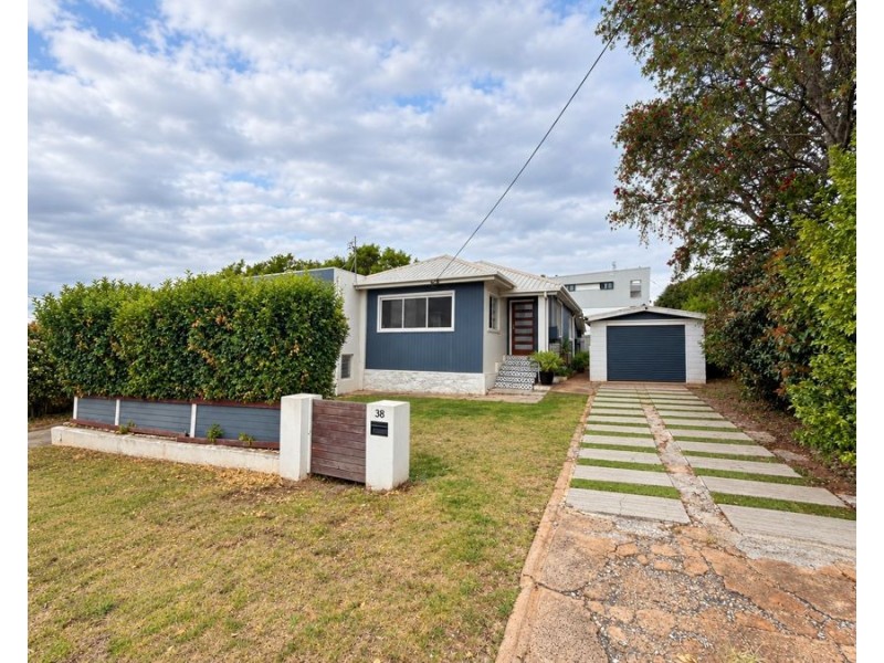 38 Dalgleish Street, South Toowoomba QLD 4350
