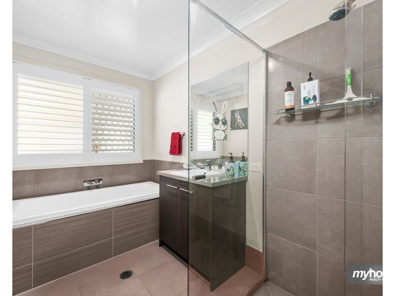 3 Pamela Court, Withcott QLD 4352