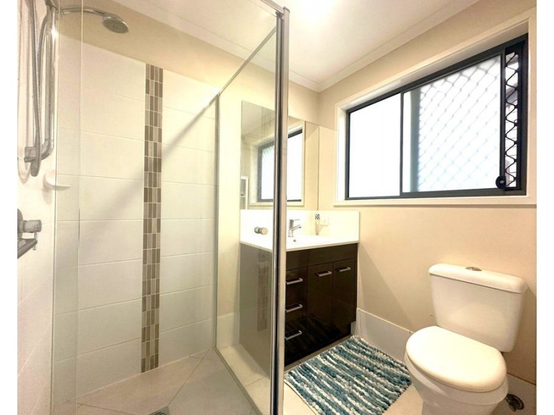 16 Gains Place, Glenvale QLD 4350