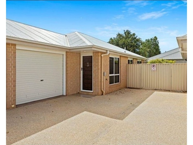 2/3 Phyllis Street, Harristown QLD 4350