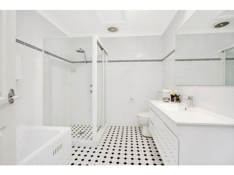 8/83 Essex Street, Epping NSW 2121