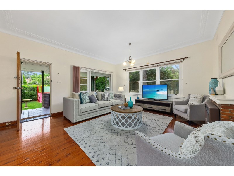 33 Cecil Street, Denistone East NSW 2112