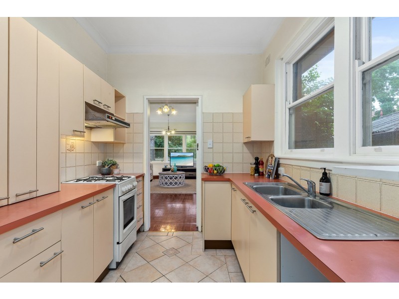 33 Cecil Street, Denistone East NSW 2112