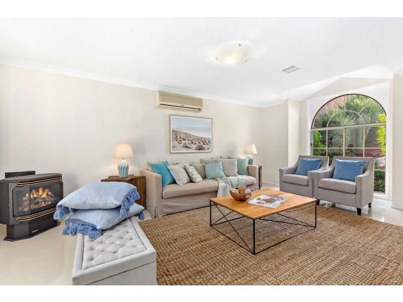 33 Francis Oakes Way, West Pennant Hills NSW 2125