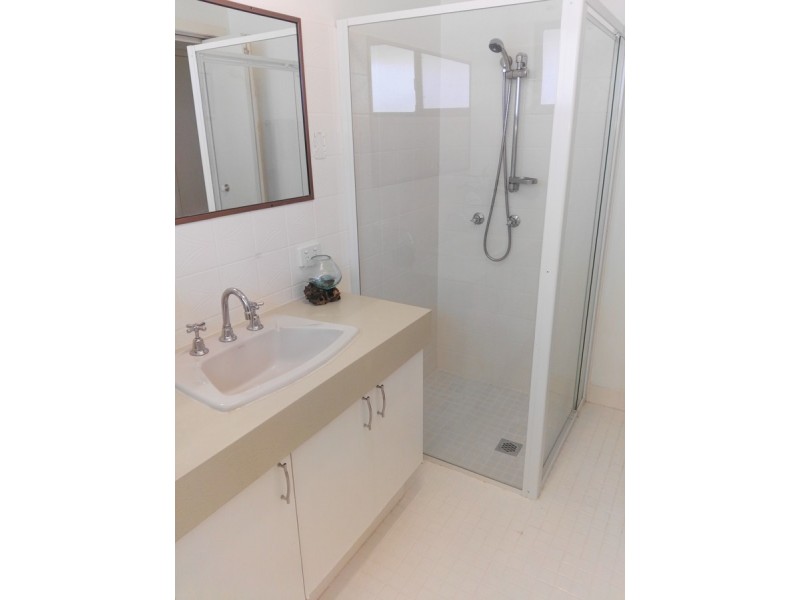 34 Bronzewing Close, Elanora QLD 4221