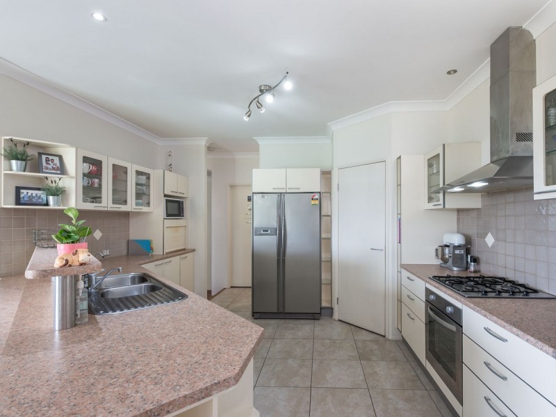 23 Coorumbene Court, Tallai QLD 4213