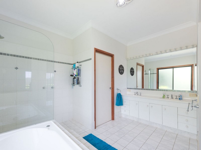 23 Coorumbene Court, Tallai QLD 4213